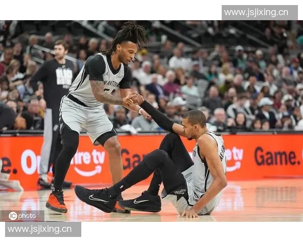 马刺138-125轻取独行侠,卡斯尔19中15轰40+12+12,文班亚马16+11 马刺138-125轻取独行侠,卡斯尔19中15轰40+12+12,文班亚马16+11